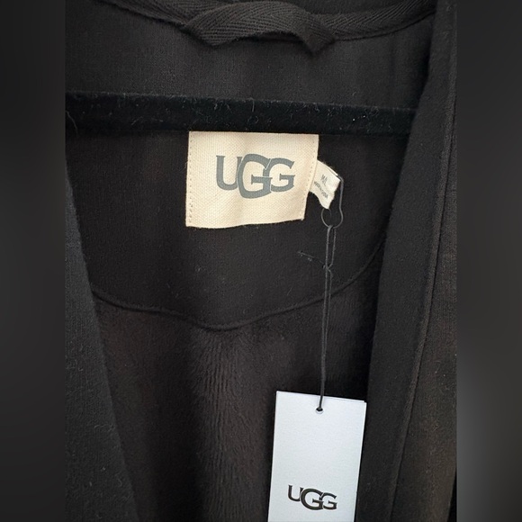 UGG Men’s Black Robe - Picture 2 of 2